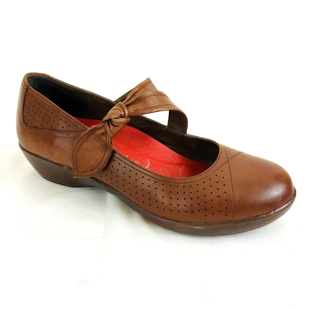 Dankso 39 Brown Leather Knotted Mary Jane Clog
